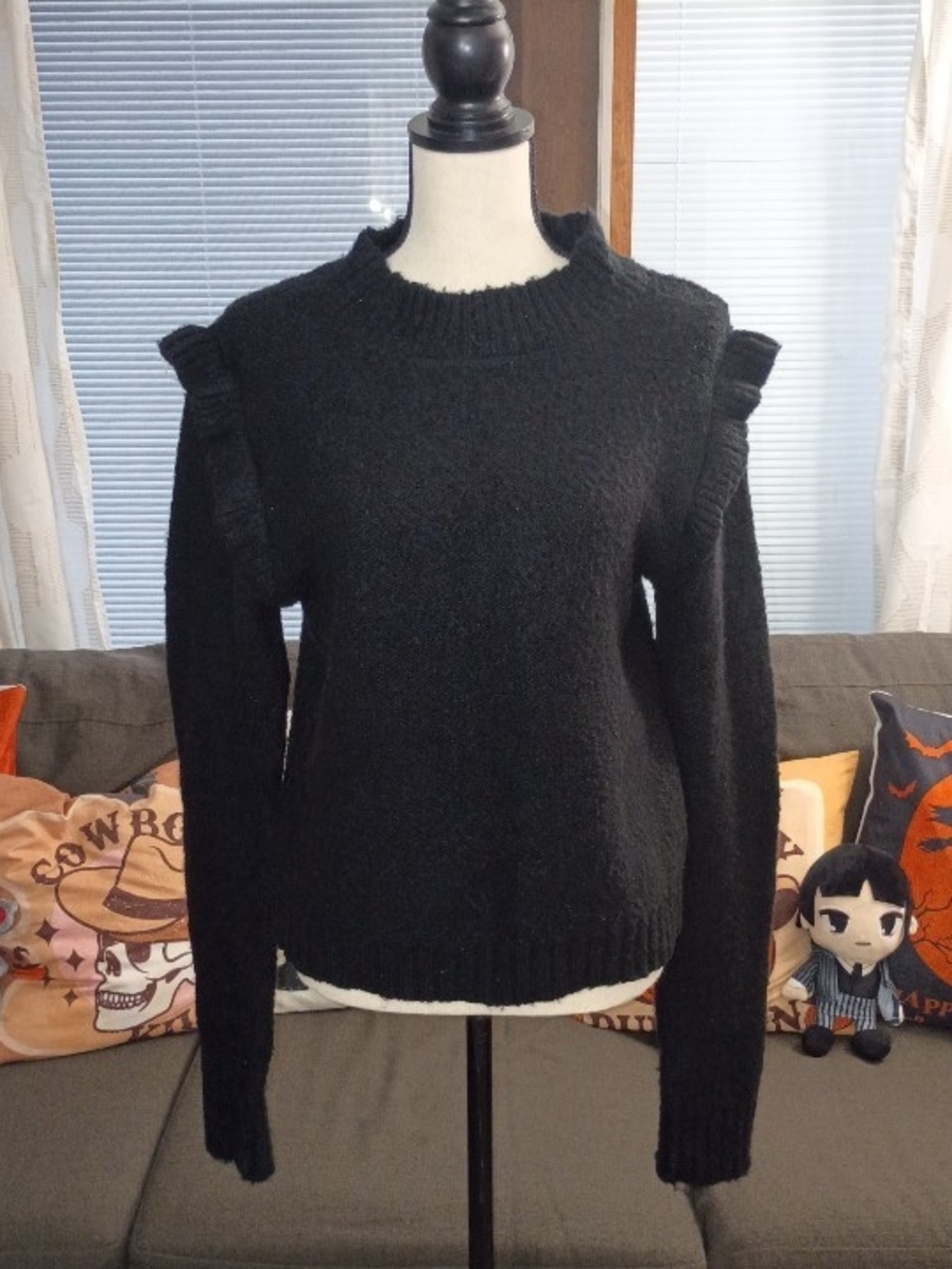 Wild Fable Women's Black Fuzzy Ruffle-Shoulder Sweater, Medium